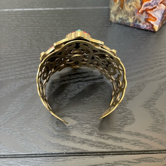 Cuff Bracelet - Picture 6 of 7